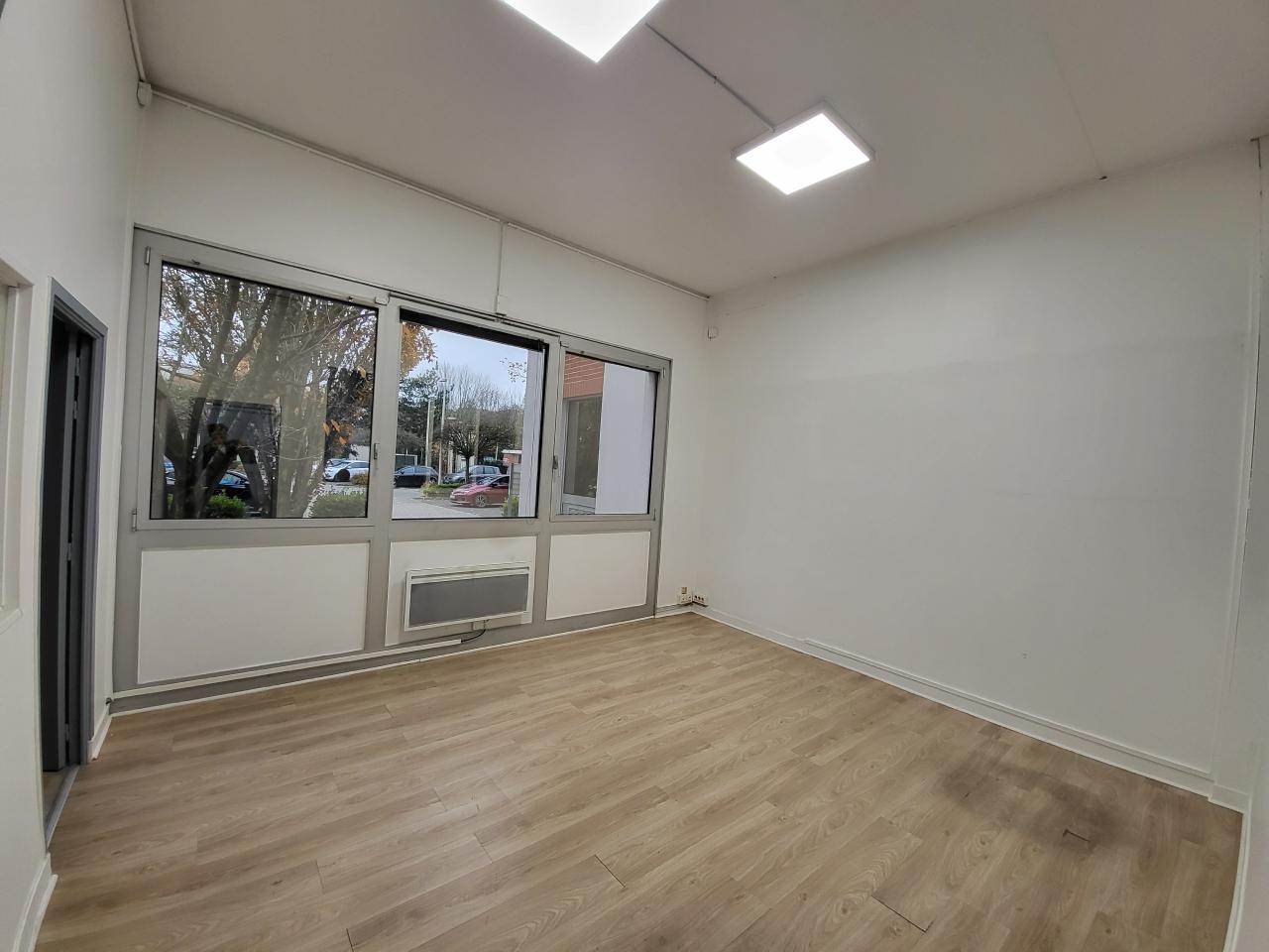 Local d'activité Émerainville 737m² Location local d'activité Émerainville Seine-et-Marne OLACT2204989 4